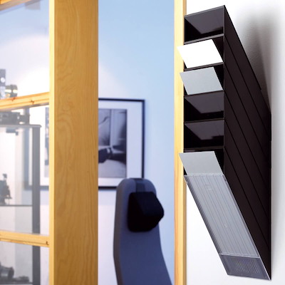 Brochureholder Flexiboxx A4 sort 6 fag stående t/væg