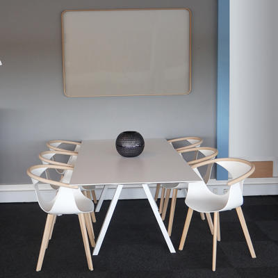 Konferencebord ARKI 200x100cm, hvid laminat m. hvidt stel
