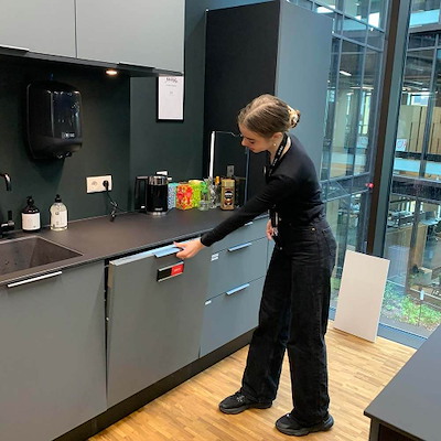 Skilt Strato Clean/Dirty 150x56 sort skyder