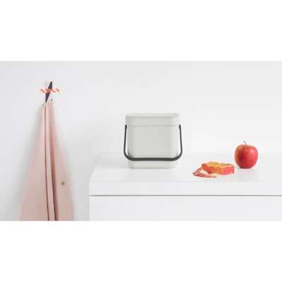 Affaldsspand med låg Brabantia Sort & Go Lysegrå 6L