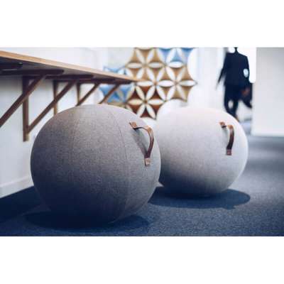 Balancebold Design JobOut, Filtstof, Lysegrå