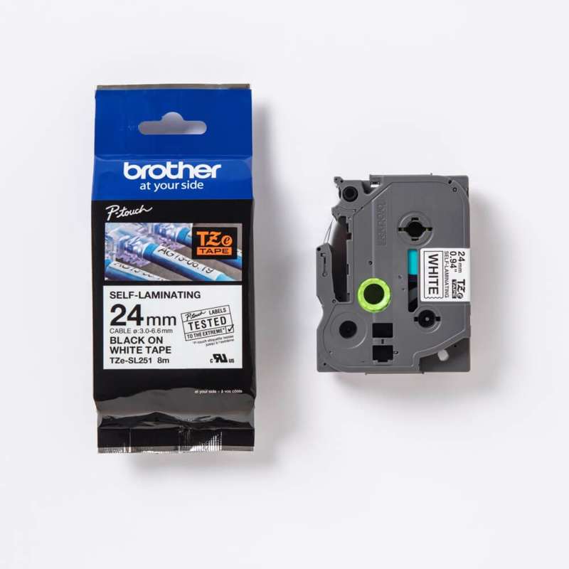 Labeltape Brother 24mm sort på hvid selvlaminerende